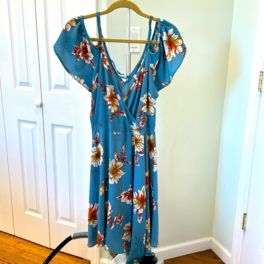 Floral comfortable. sexy and sophisticated summer dress